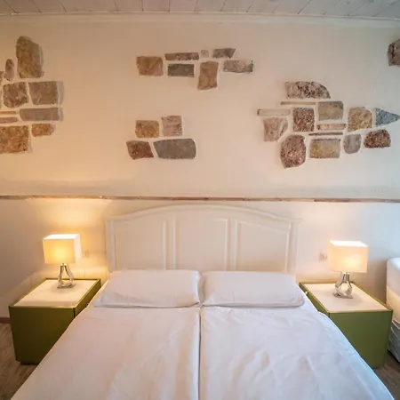 ホテル Garni Gianmartin リモーネ・スル・ガルダ