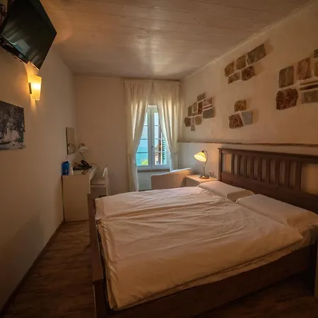 ホテル Garni Gianmartin リモーネ・スル・ガルダ