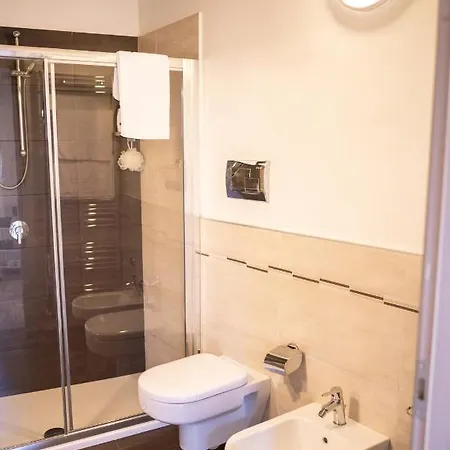 فندق Garni Gianmartin 3*
