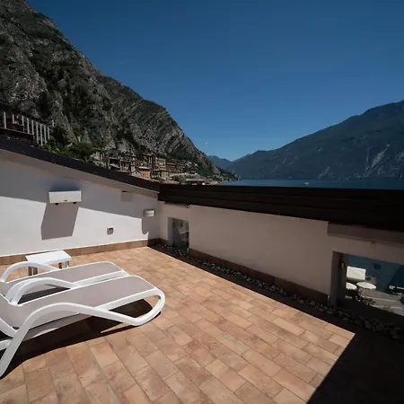 Garni Gianmartin 3* リモーネ・スル・ガルダ