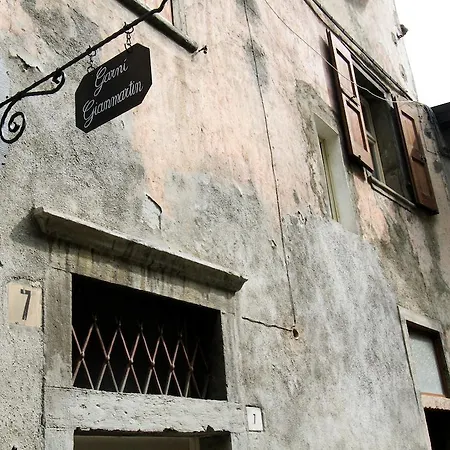 Garni Gianmartin リモーネ・スル・ガルダ