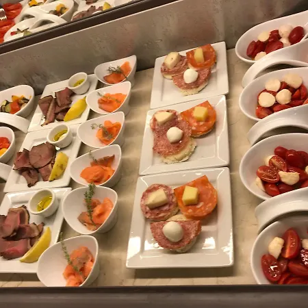 ホテル Garni Gianmartin リモーネ・スル・ガルダ